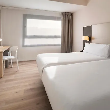 호텔 Ac 헤네랄 알라바 3*